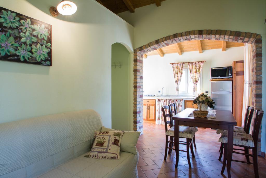 Agriturismo Ada Musso Ss Diano Borello Rum bild