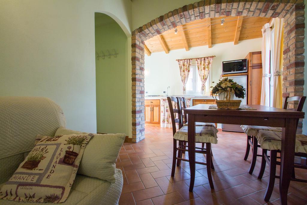 Agriturismo Ada Musso Ss Diano Borello Rum bild